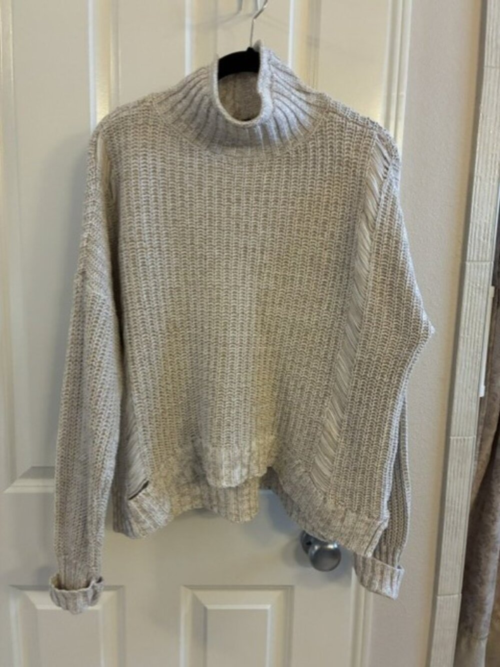 Express beige/white sweater with cool stretched knit detailing mock neck size L